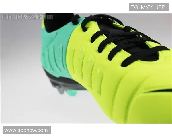 荧光绿足球鞋点亮赛场 球星脚下的闪耀与力量象征