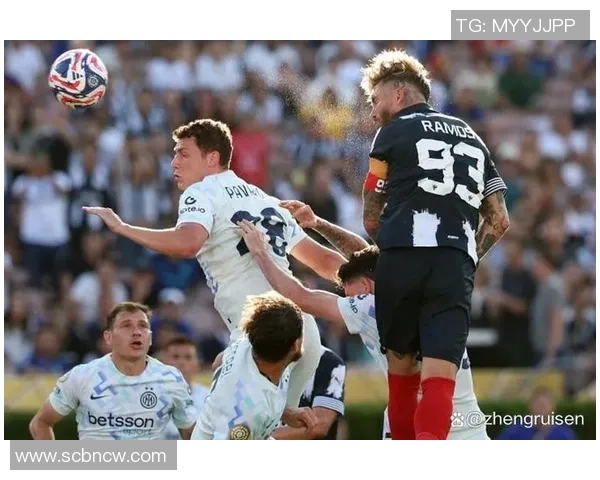 足坛震惊大牌球星疑似当众顺手牵羊偷走比赛用足球